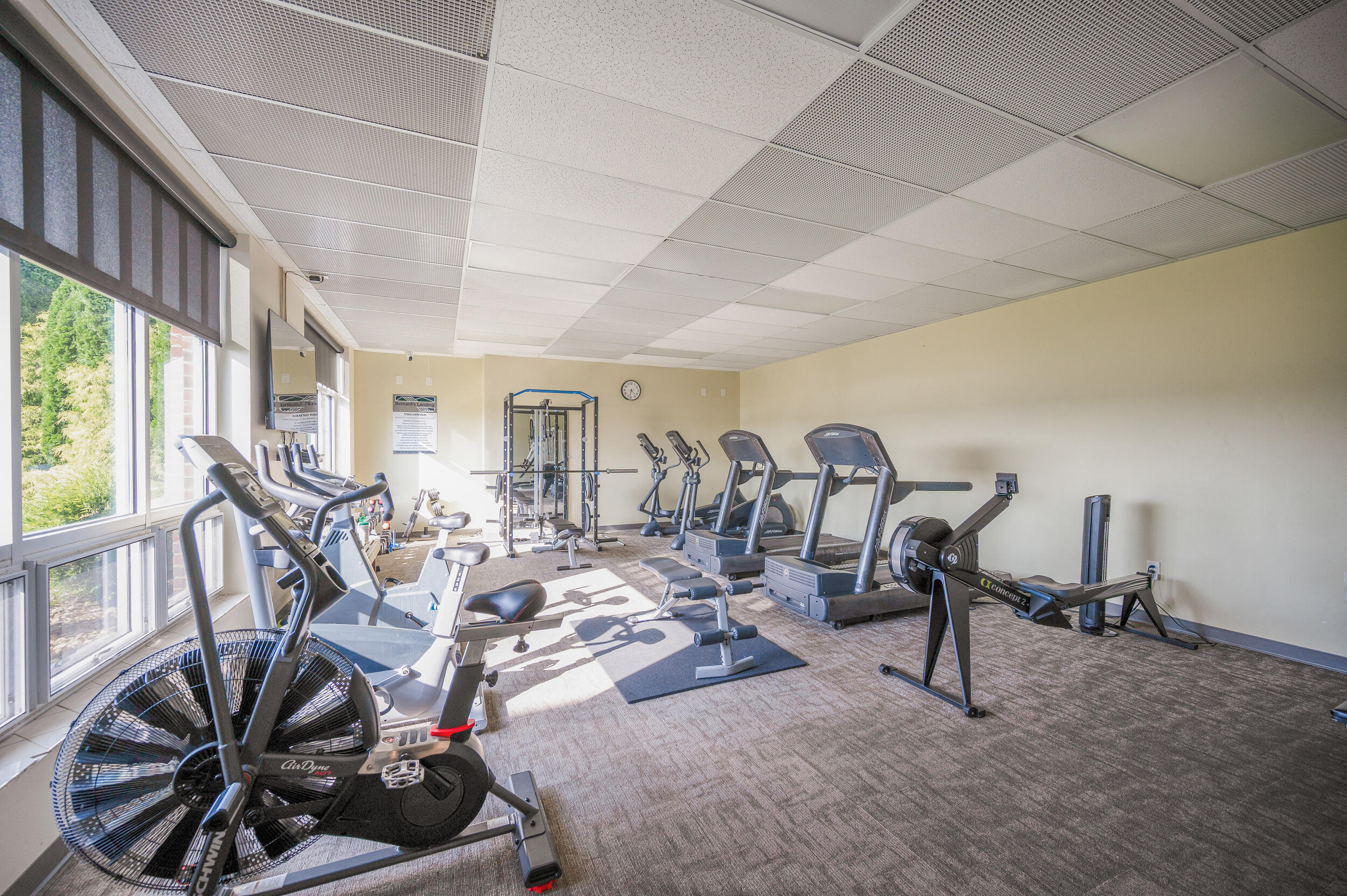 150 Sailor's Cove Drive, Unit 1218 Moneta, VA 24121 - Photo 46 of 56 a view of a livingroom with furniture and a window