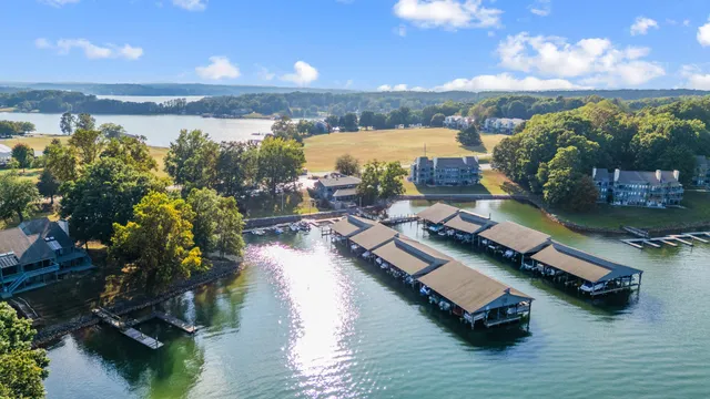 $399,900 | 150 Sailor's Cove Drive, Unit 1218, Moneta, VA 24121