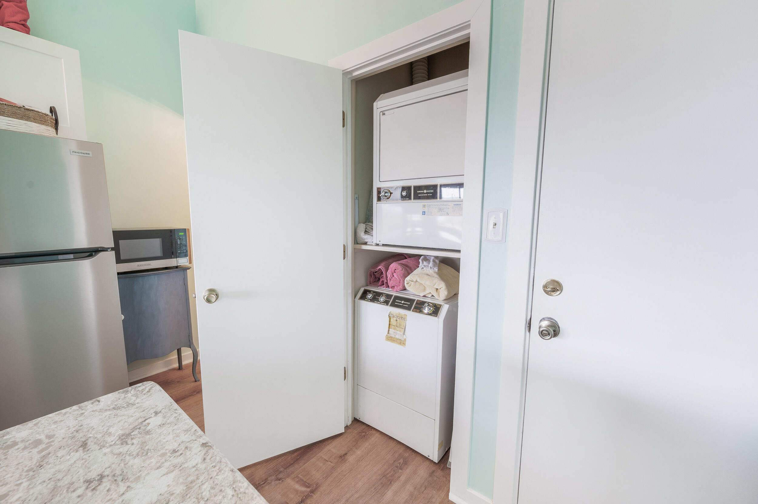 150 Sailor's Cove Drive, Unit 1218 Moneta, VA 24121 - Photo 8 of 56 a view of a kitchen from the hallway