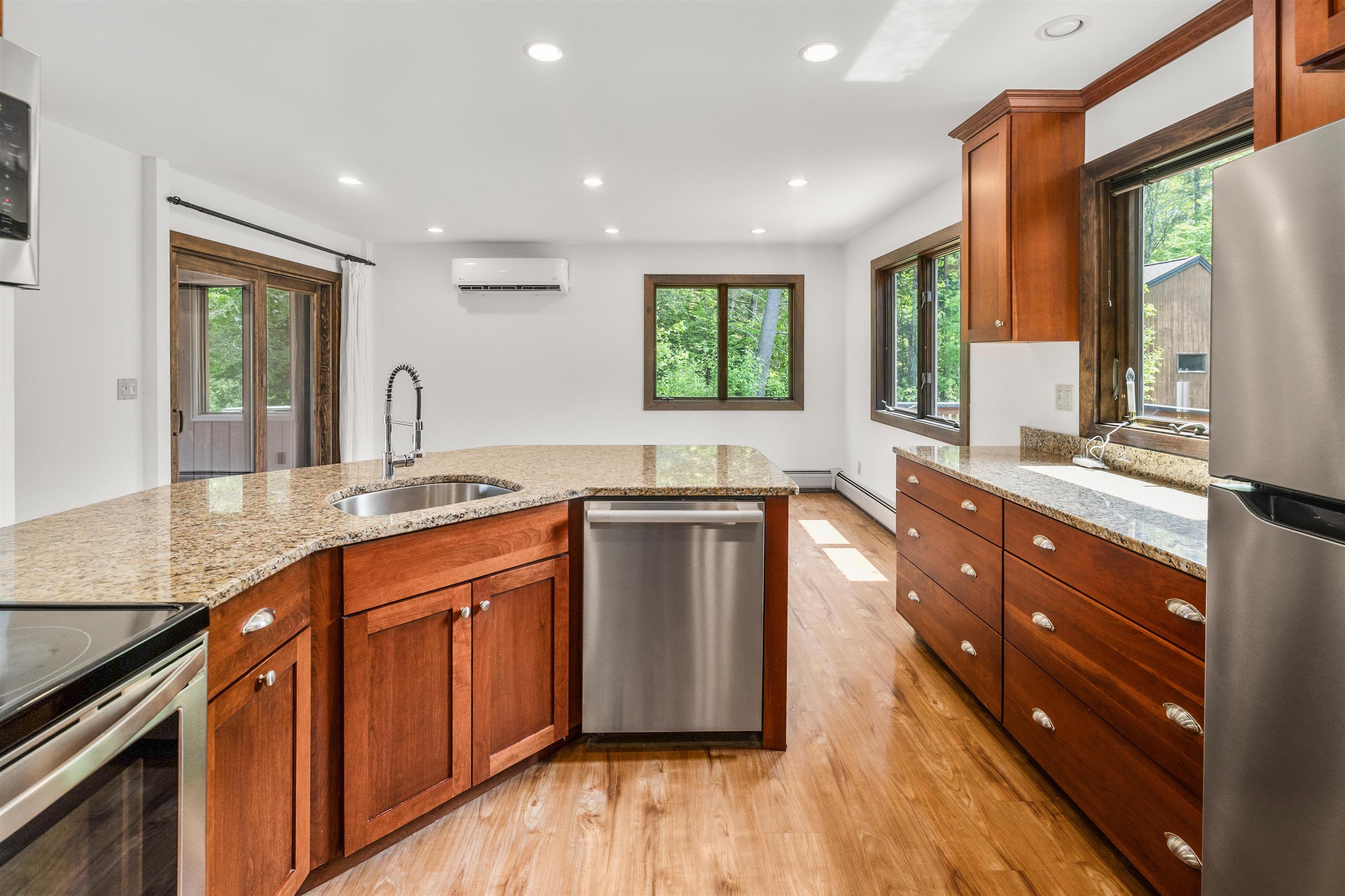 210 Field Road, Unit 44 Stowe, VT 05672 - Photo 11 of 54