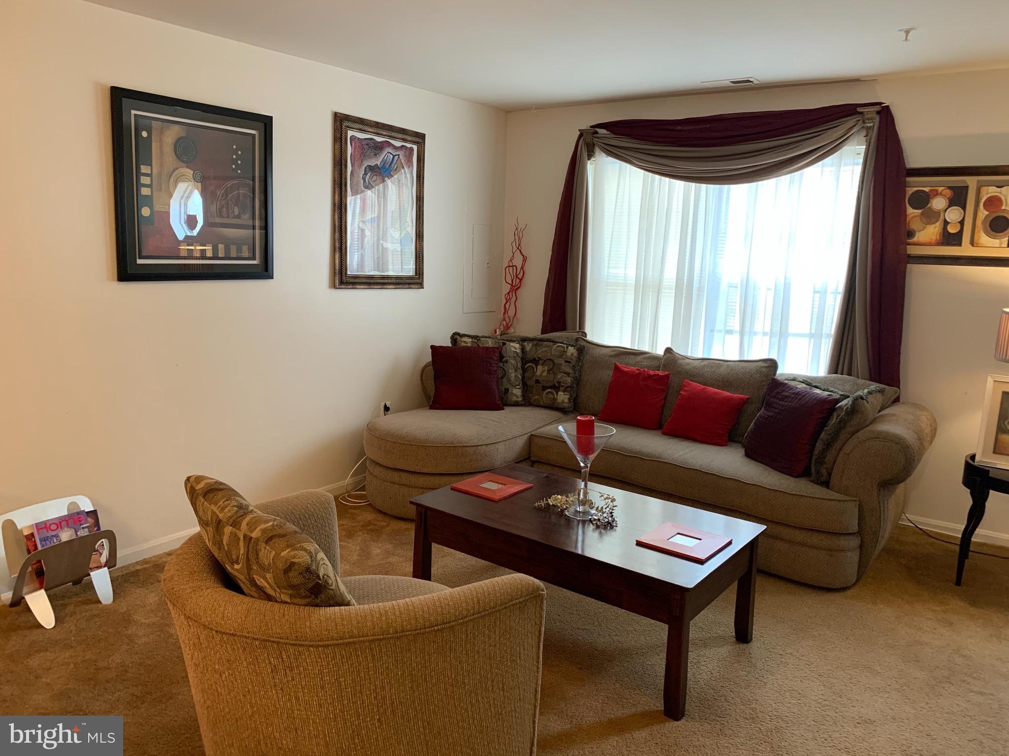 2641 Bowen Road Southeast, Unit B Washington, DC 20020 - Photo 8 of 25 Living Room