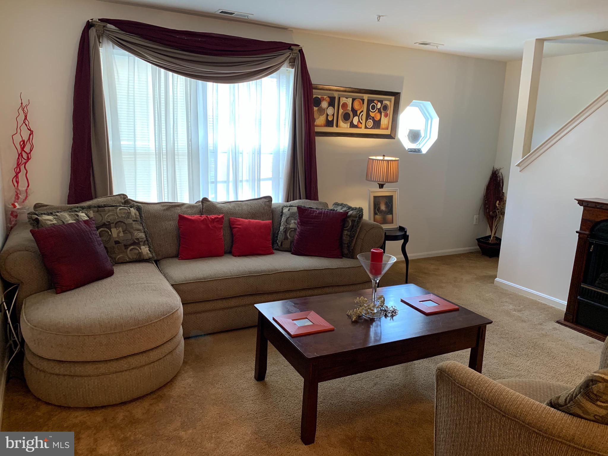 2641 Bowen Road Southeast, Unit B Washington, DC 20020 - Photo 9 of 25 Living Room
