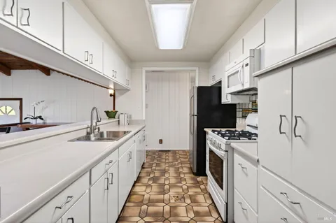 $2,500,000 | 2348 Mill Creek Lane, Healdsburg, CA 95448