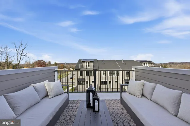 $849,990 | 406 Pennybrook Court, Unit 14, Flourtown, PA 19031