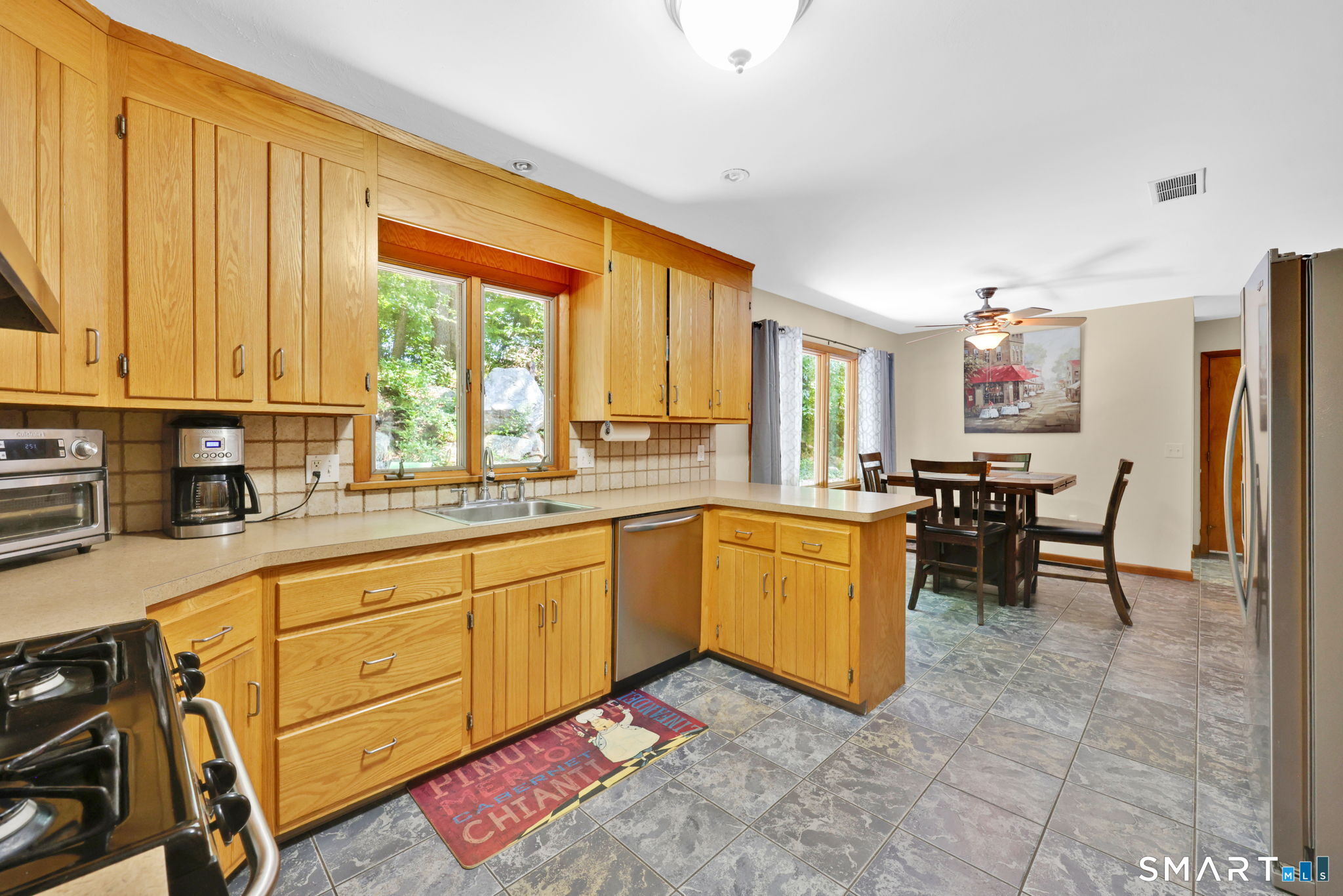 29 Foxwood Road Trumbull, CT 06611 - Photo 9 of 36