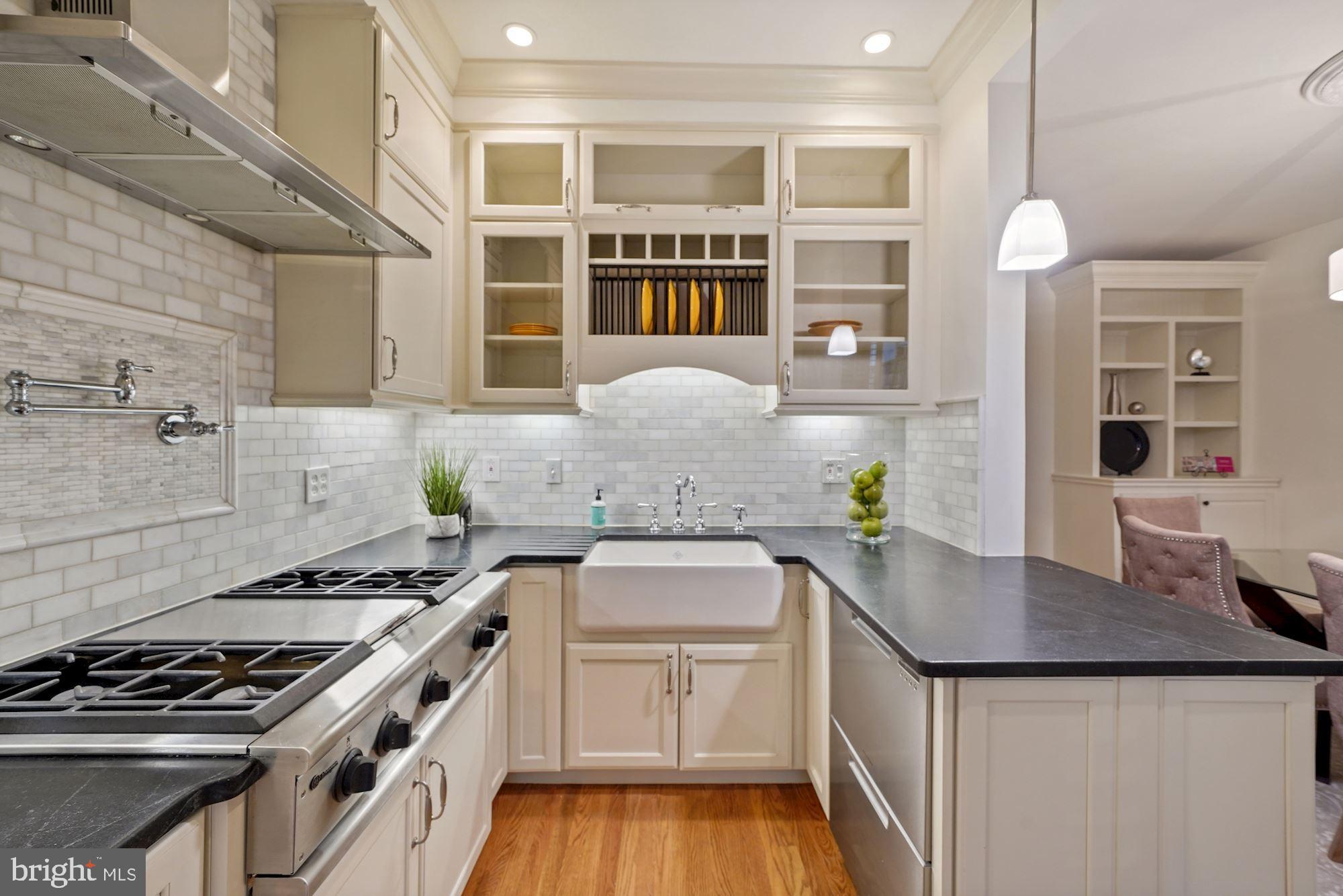 2834 27th Street Northwest Washington, DC 20008 - Photo 11 of 49 Custom wood cabinetry