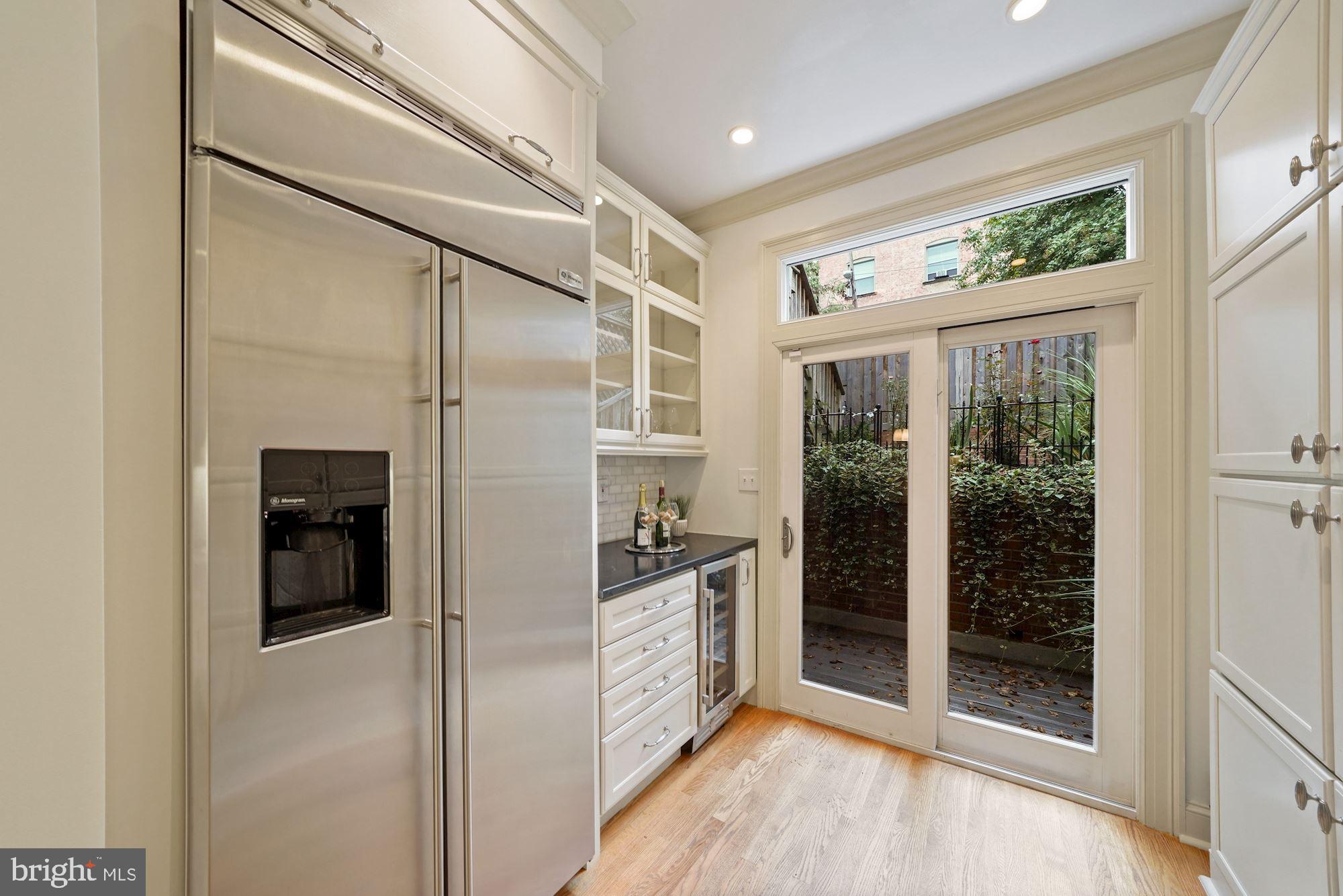 2834 27th Street Northwest Washington, DC 20008 - Photo 13 of 49 Top Line Stainless Steel Appliances