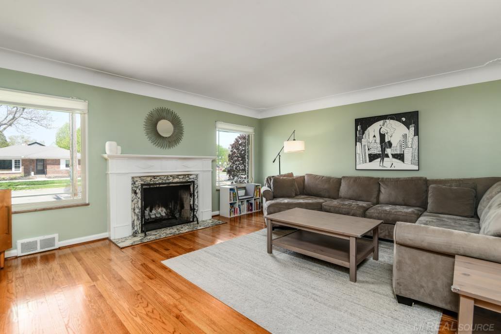 1177 Cadieux Road Grosse Pointe Park, MI 48230 - Photo 6 of 36