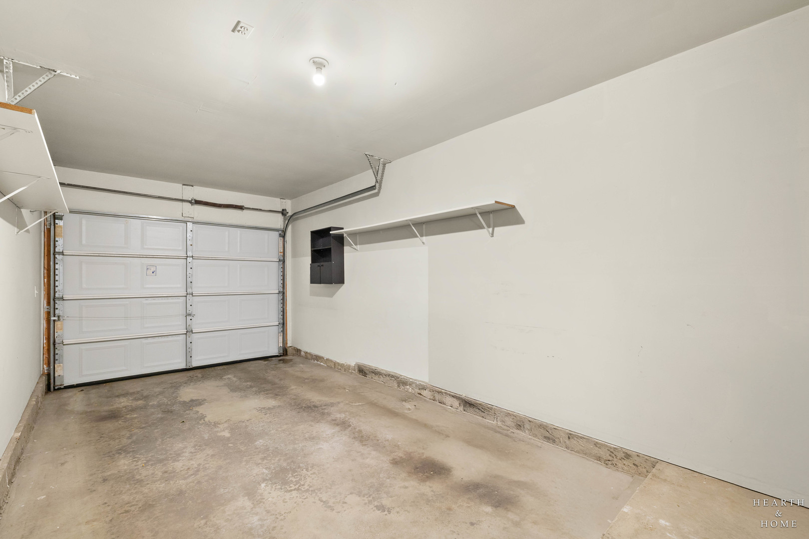 330 Buckingham Circle, Unit C Elgin, IL 60120 - Photo 20 of 21 a view of garage
