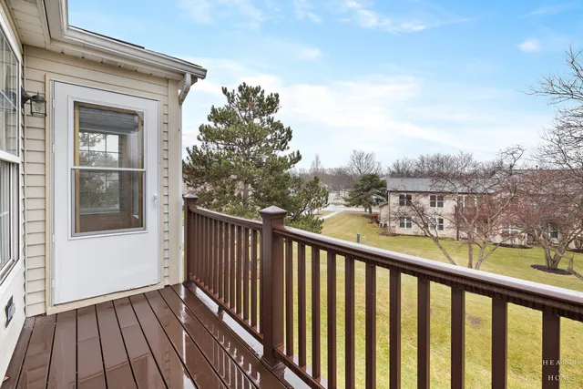 $239,900 | 330 Buckingham Circle, Unit C, Elgin, IL 60120