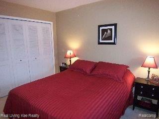 33 Meadow Wood Drive, Unit 170 Rochester, MI 48307 - Photo 16 of 25 2nd Bedroom