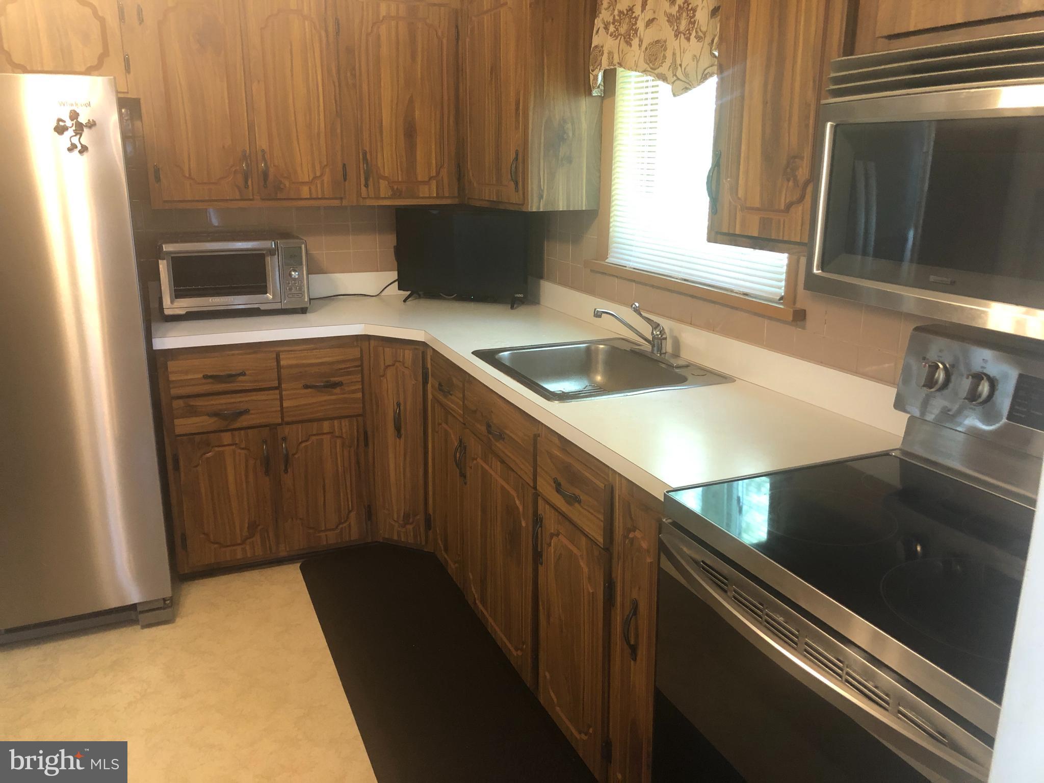 234 Story Road Aston, PA 19014 - Photo 8 of 24 Kitchen