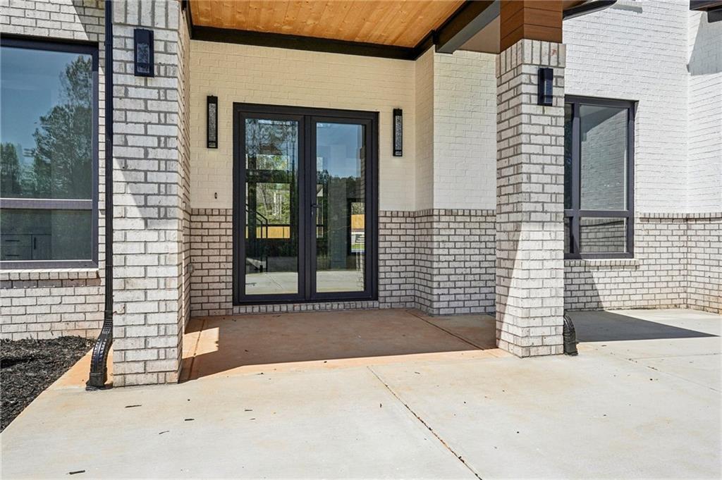 816 Riverside Road Sugar Hill, GA 30518 - Photo 2 of 85