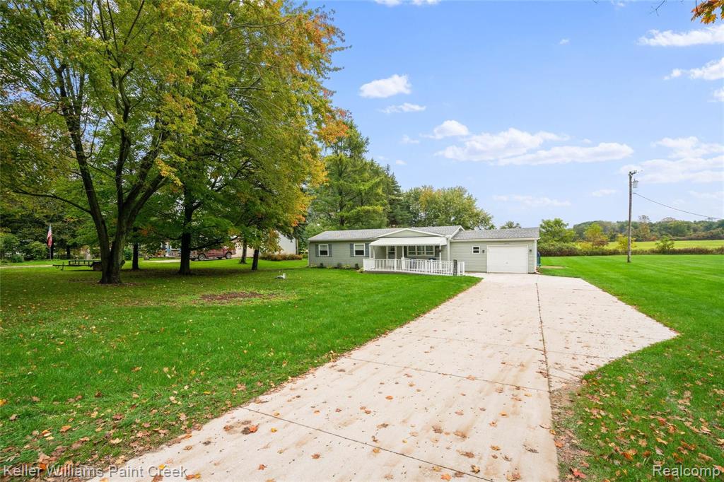 4773 Shoemaker Road Almont, MI 48003 - Photo 2 of 27