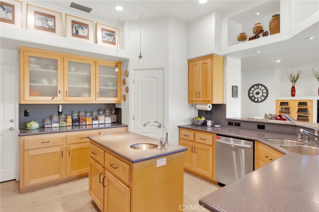 7031 Joshua Road Oak Hills, CA 92344 - Photo 21 of 77