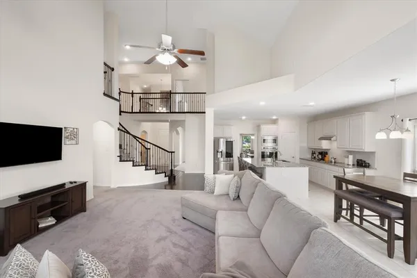$585,000 | 118 Red Pine Drive, Red Oak, TX 75154