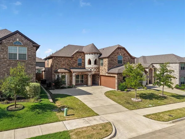 $585,000 | 118 Red Pine Drive, Red Oak, TX 75154