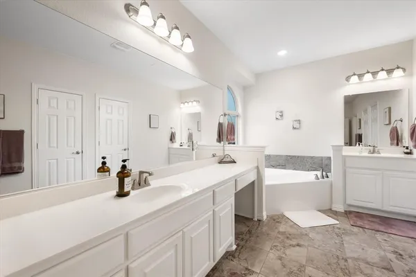 $585,000 | 118 Red Pine Drive, Red Oak, TX 75154