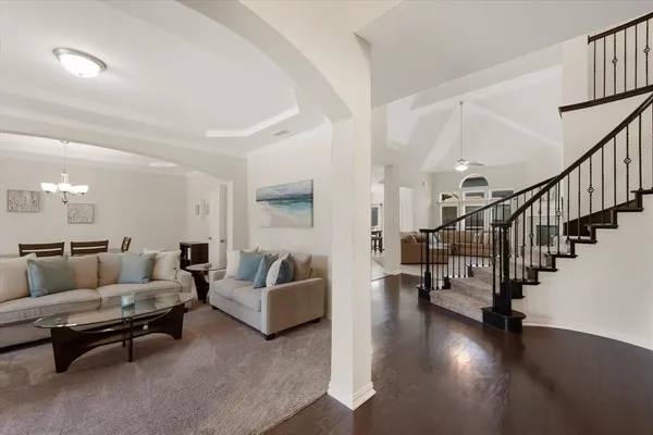 $585,000 | 118 Red Pine Drive, Red Oak, TX 75154