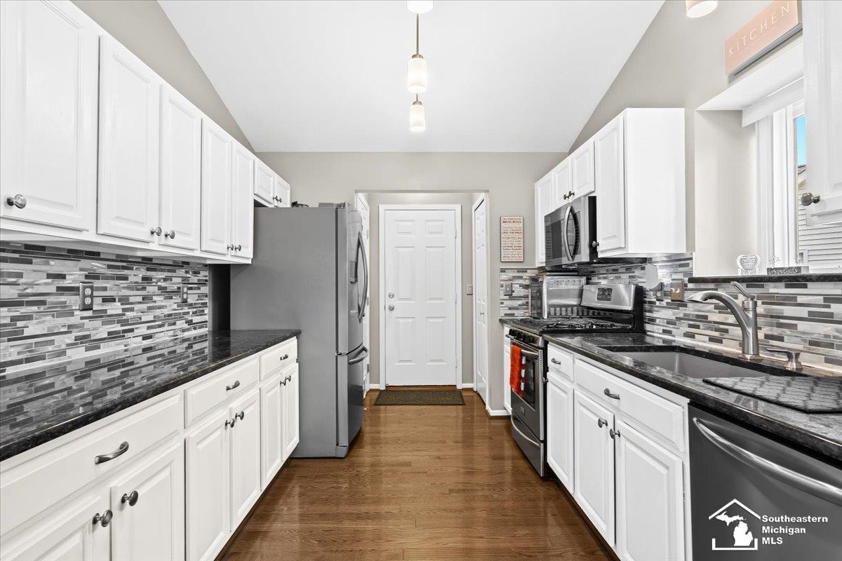 4015 Stone Post Road Newport, MI 48166 - Photo 10 of 23