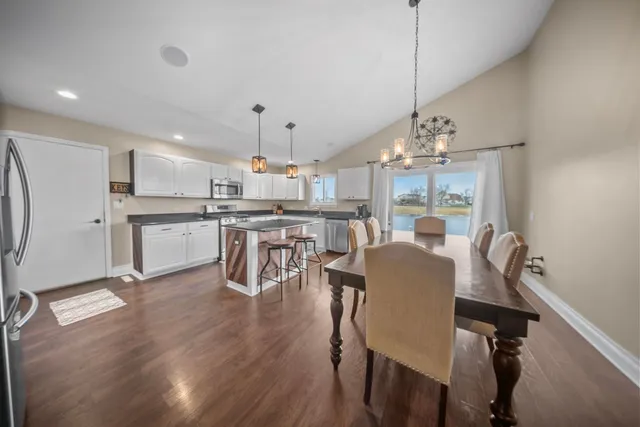 $350,000 | 25407 South Yellow Pine Drive, Channahon, IL 60410