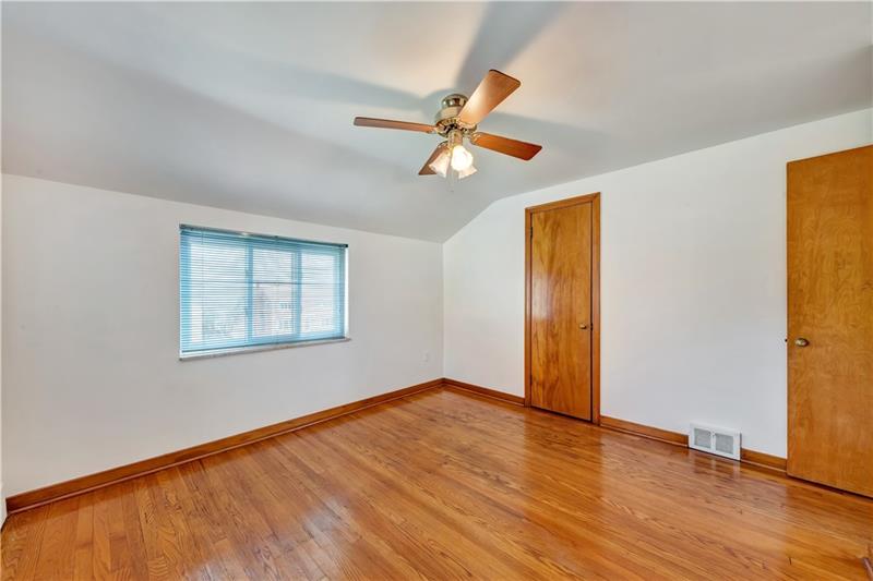 326 Rockhill Road Pittsburgh, PA 15243 - Photo 14 of 25