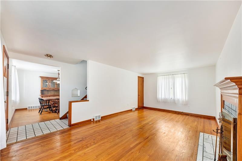 326 Rockhill Road Pittsburgh, PA 15243 - Photo 6 of 25