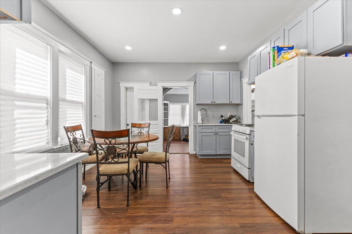 17857 Binder Street Detroit, MI 48212 - Photo 5 of 26 22-IMG_7732