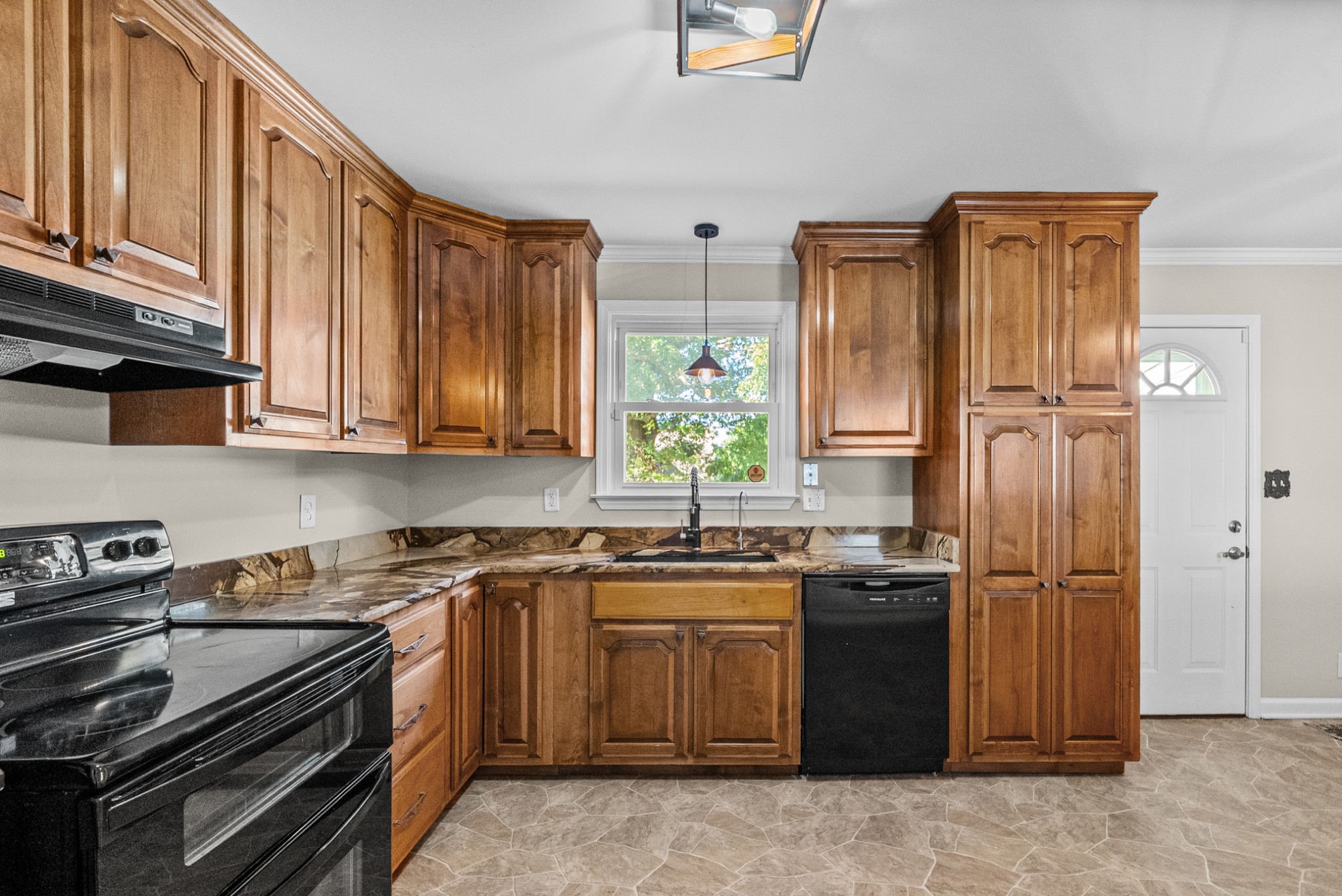 409 Carter Road Clarksville, TN 37042 - Photo 9 of 38 Gallery Image 9