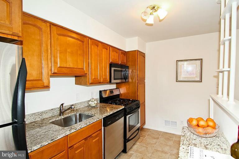 6420 Winnepeg Road Bethesda, MD 20817 - Photo 8 of 18 Kitchen