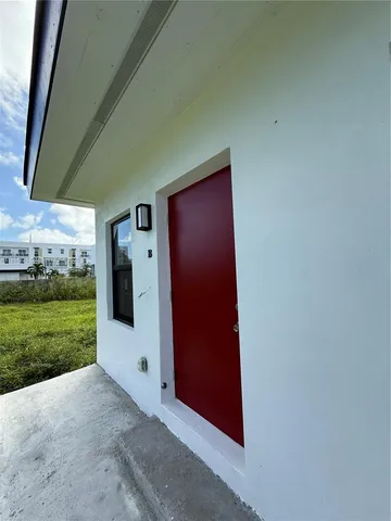 $1,850 | 512 Northwest 2nd Avenue, Unit B, Hallandale Beach, FL 33009