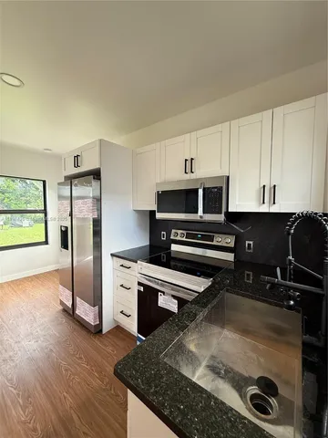 $1,850 | 512 Northwest 2nd Avenue, Unit B, Hallandale Beach, FL 33009