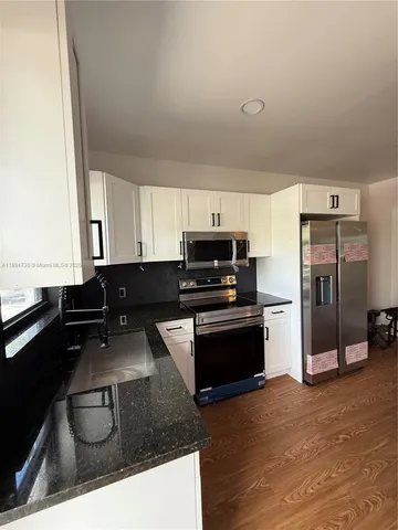 $1,850 | 512 Northwest 2nd Avenue, Unit B, Hallandale Beach, FL 33009