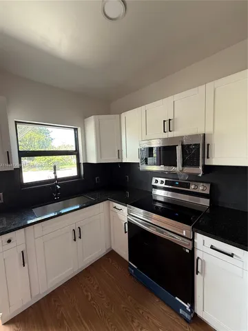 $1,850 | 512 Northwest 2nd Avenue, Unit B, Hallandale Beach, FL 33009