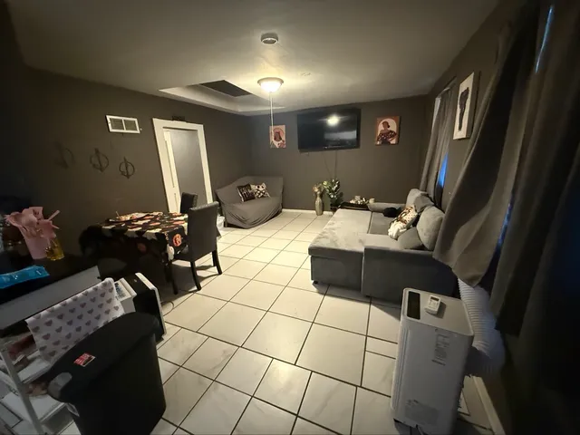 $225,000 | 210 Southgate Avenue, Chicago Heights, IL 60411