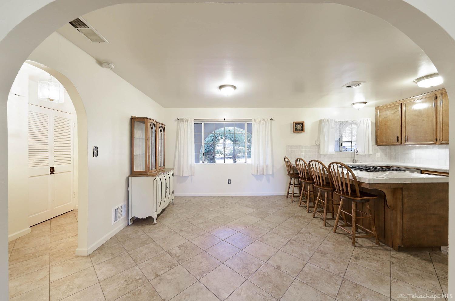 20748 Old Town Road Tehachapi, CA 93561 - Photo 10 of 30 Gallery Image 10