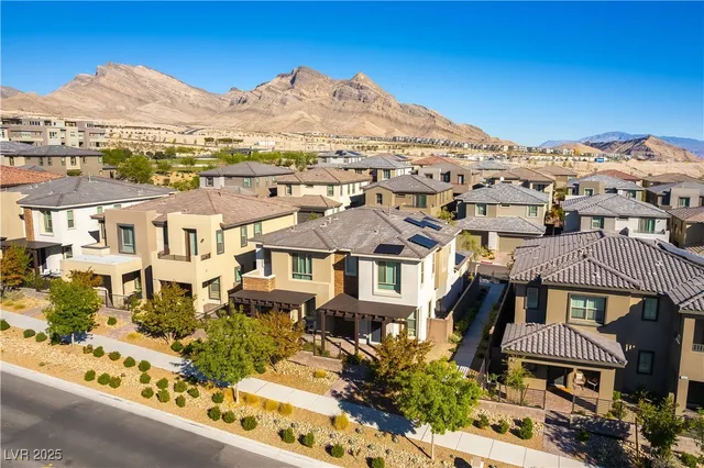 $465,000 | 11703 Emerald Lk Avenue, Las Vegas, NV 89138