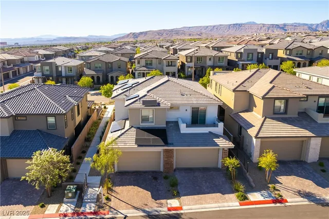 $465,000 | 11703 Emerald Lk Avenue, Las Vegas, NV 89138