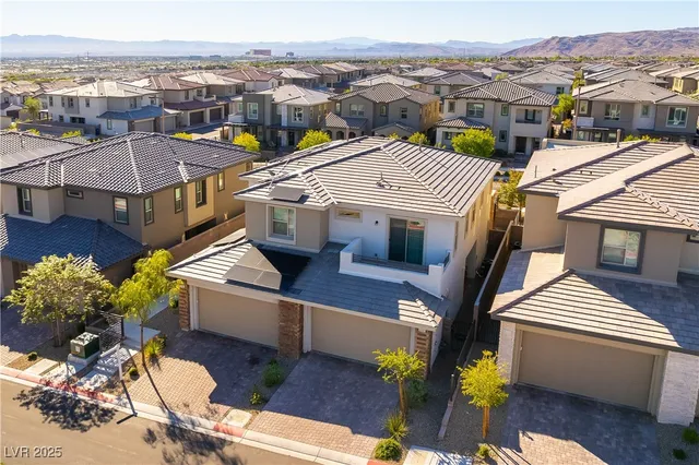 $465,000 | 11703 Emerald Lk Avenue, Las Vegas, NV 89138