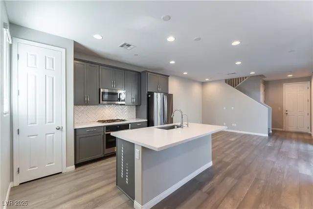 $465,000 | 11703 Emerald Lk Avenue, Las Vegas, NV 89138