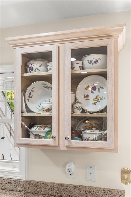 35 Collins Street, Unit 87 Danvers, MA 01923 - Photo 6 of 28 a window with a painting on the wall