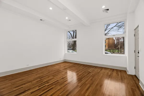 $3,550 | 2030 North Oakley Avenue, Unit 1F, Chicago, IL 60647