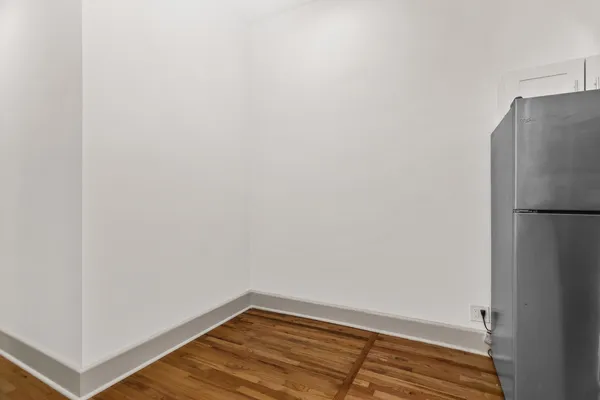 $3,550 | 2030 North Oakley Avenue, Unit 1F, Chicago, IL 60647