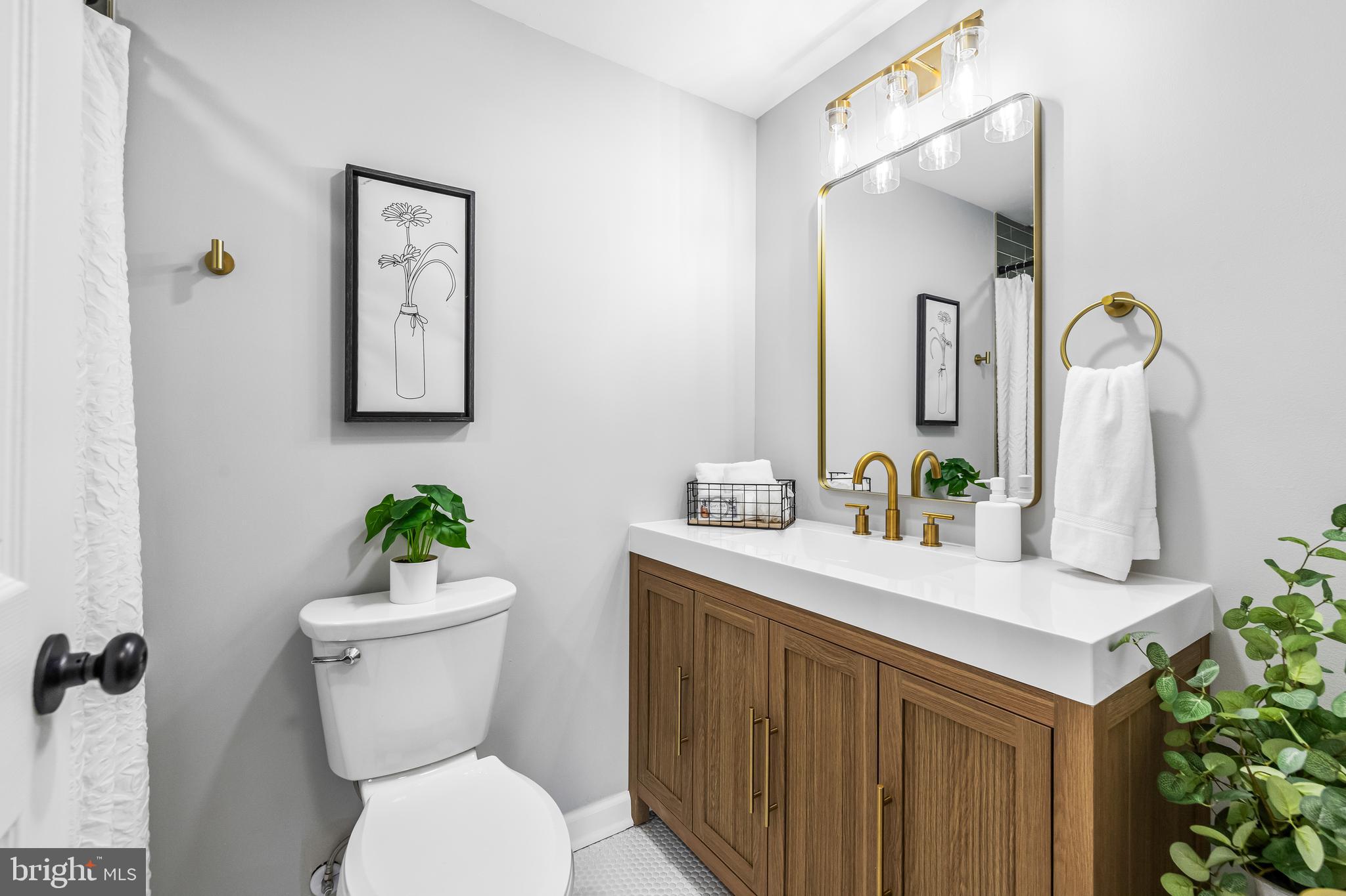 4401 Roland Avenue, Unit 307 Baltimore, MD 21210 - Photo 23 of 28 Primary Bathroom