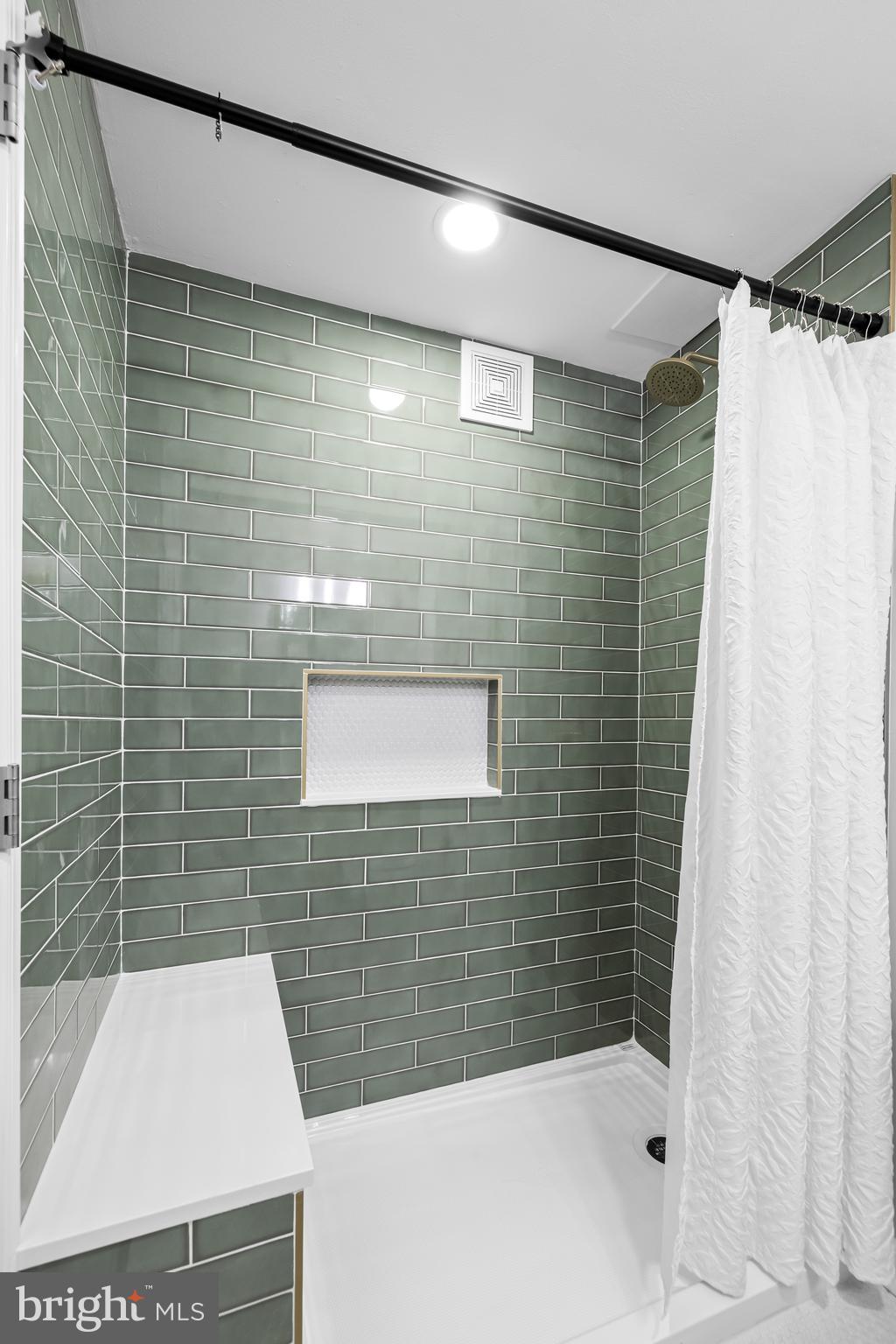 4401 Roland Avenue, Unit 307 Baltimore, MD 21210 - Photo 24 of 28 Primary Bathroom