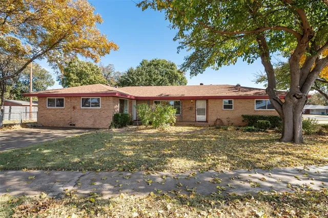 $210,000 | 501 South Hilltop, Burkburnett, TX 76354