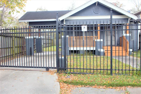 $1,450 | 3314 Holman Street, Houston, TX 77004
