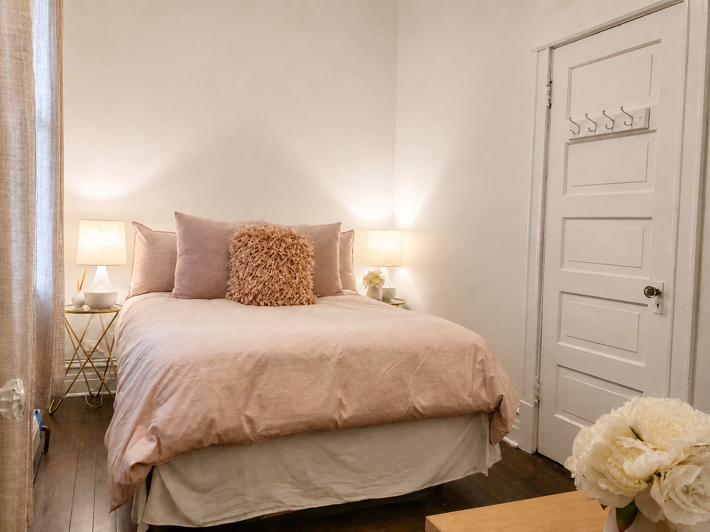 3749 North Seminary Avenue, Unit 1 Chicago, IL 60613 - Photo 12 of 25 a bedroom with a bed and hallway