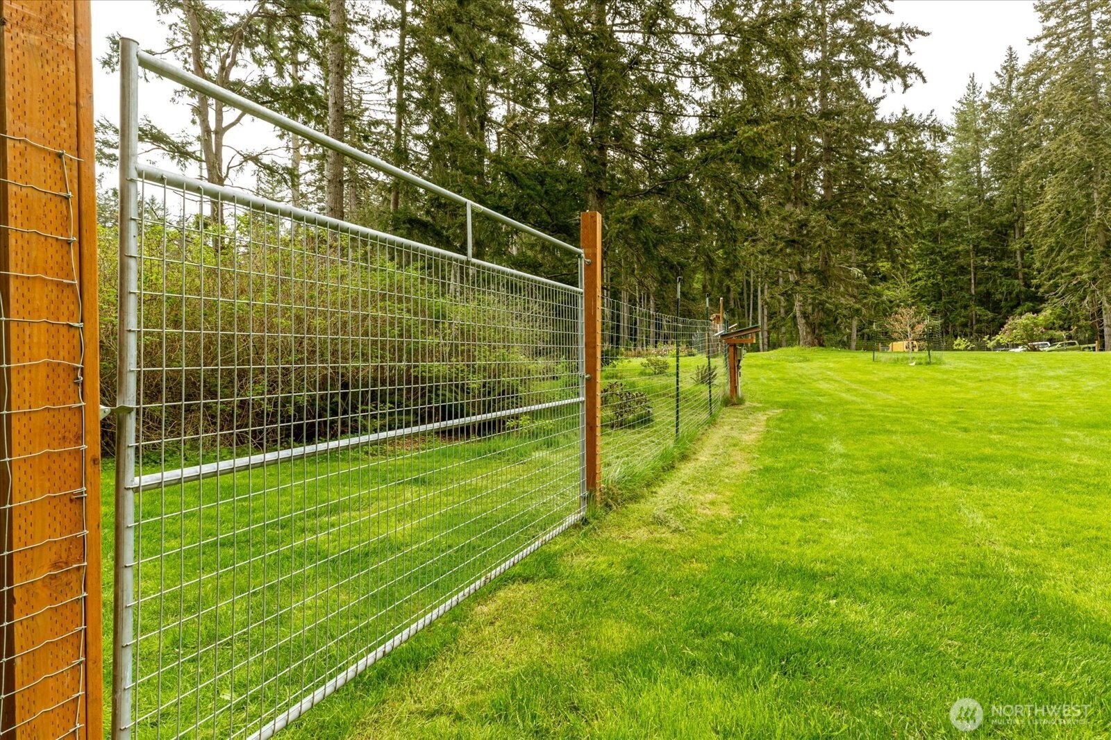 5287 Maxwelton Road Langley, WA 98260 - Photo 33 of 40 a view of an outdoor space and basketball court