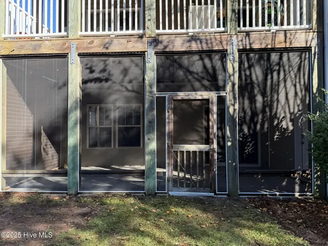 $1,995 | 200 Lighthouse Lane, Unit D1, Cedar Point, NC 28584